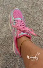 Load image into Gallery viewer, Tracye Sneakers
