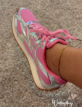 Load image into Gallery viewer, Tracye Sneakers
