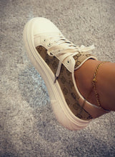 Load image into Gallery viewer, Mona
