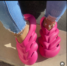 Load image into Gallery viewer, Nola
